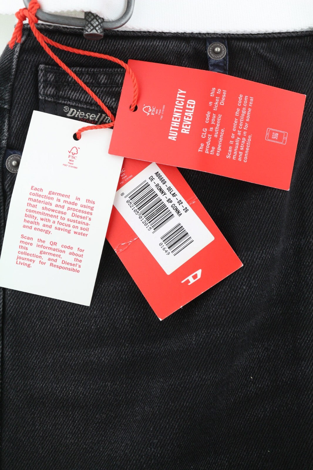 DIESEL De-Ronny-Sp moteriškas sijonas W26 juodas džinsinis su diržu, nugaroje – skeltukas 