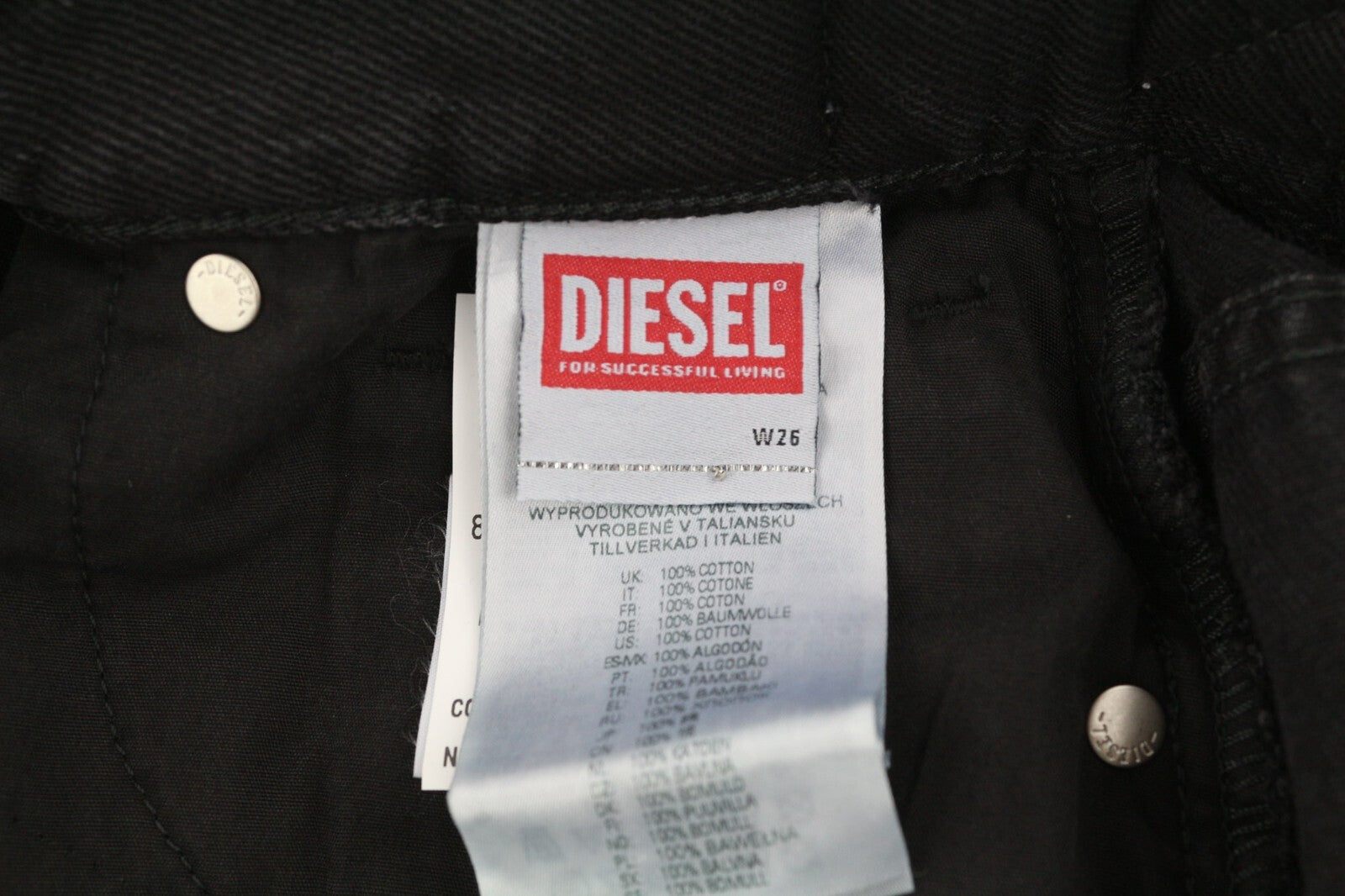 DIESEL De-Ronny-Sp moteriškas sijonas W26 juodas džinsinis su diržu, nugaroje – skeltukas 