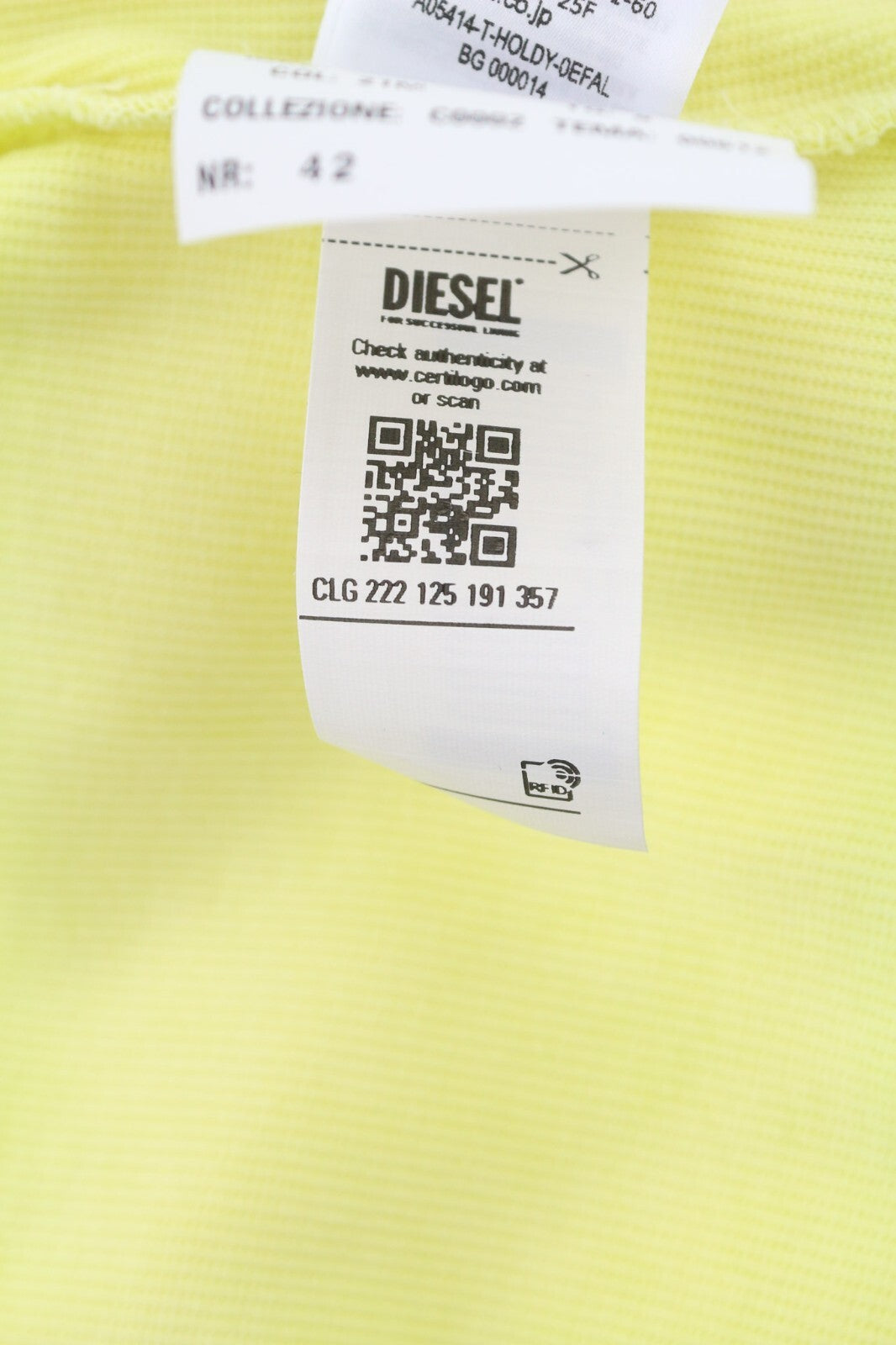 DIESEL T-Holdy moteriški marškinėliai su diržu S, geltoni, sagomis užsegami, apvali apykaklė, rekomenduojama kaina – 300 €