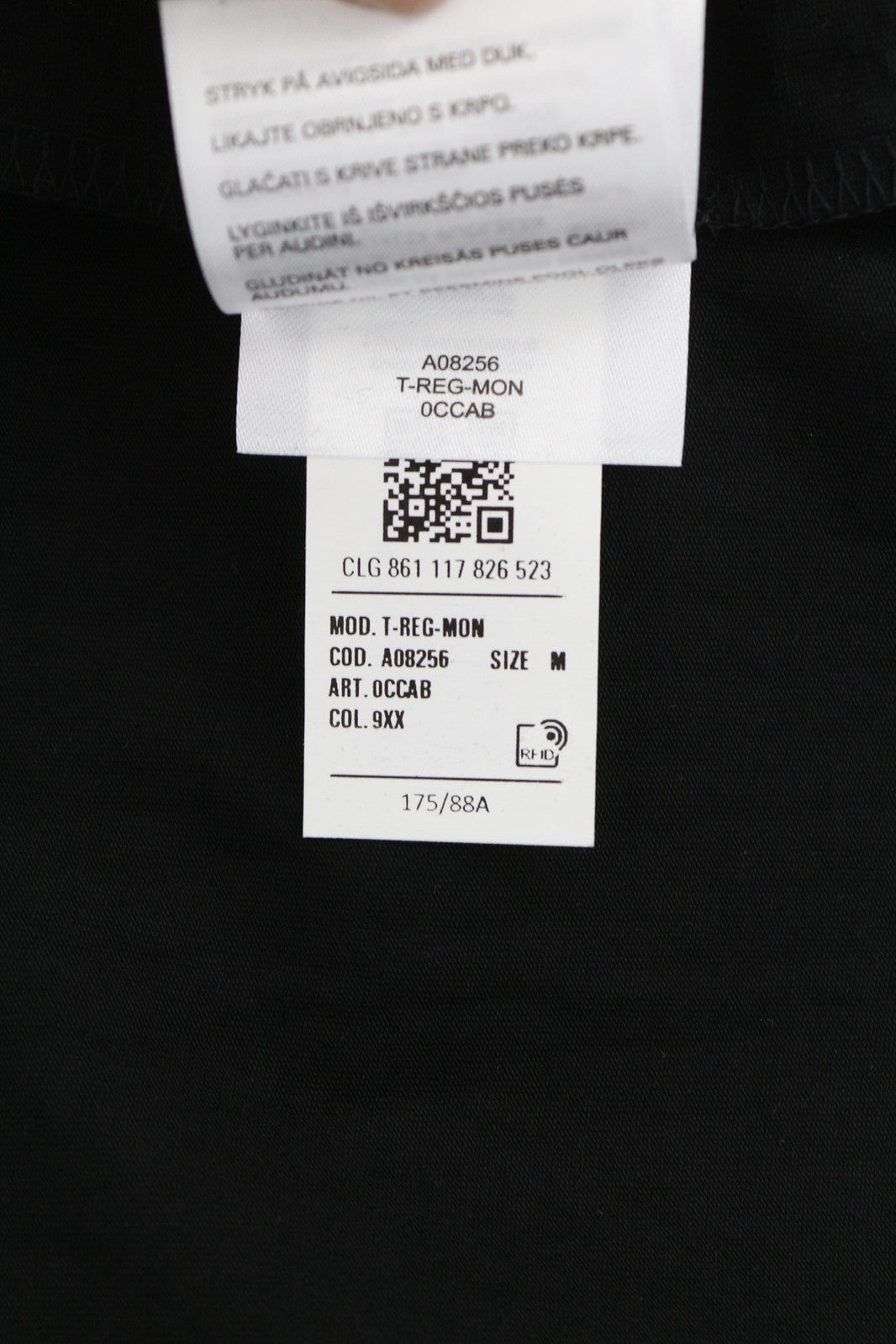 DIESEL T-Reg-Mon moteriški marškinėliai M, juodi, trumpomis rankovėmis, apvalia apykakle, blizgūs, rekomenduojama kaina 125 € 