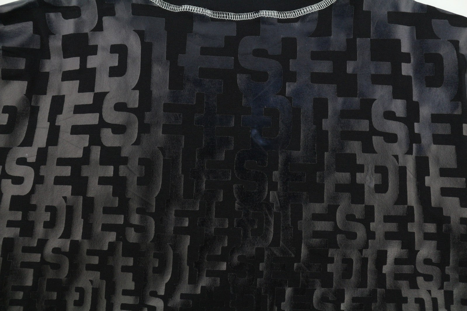 DIESEL T-Reg-Mon moteriški marškinėliai M, juodi, trumpomis rankovėmis, apvalia apykakle, blizgūs, rekomenduojama kaina 125 € 