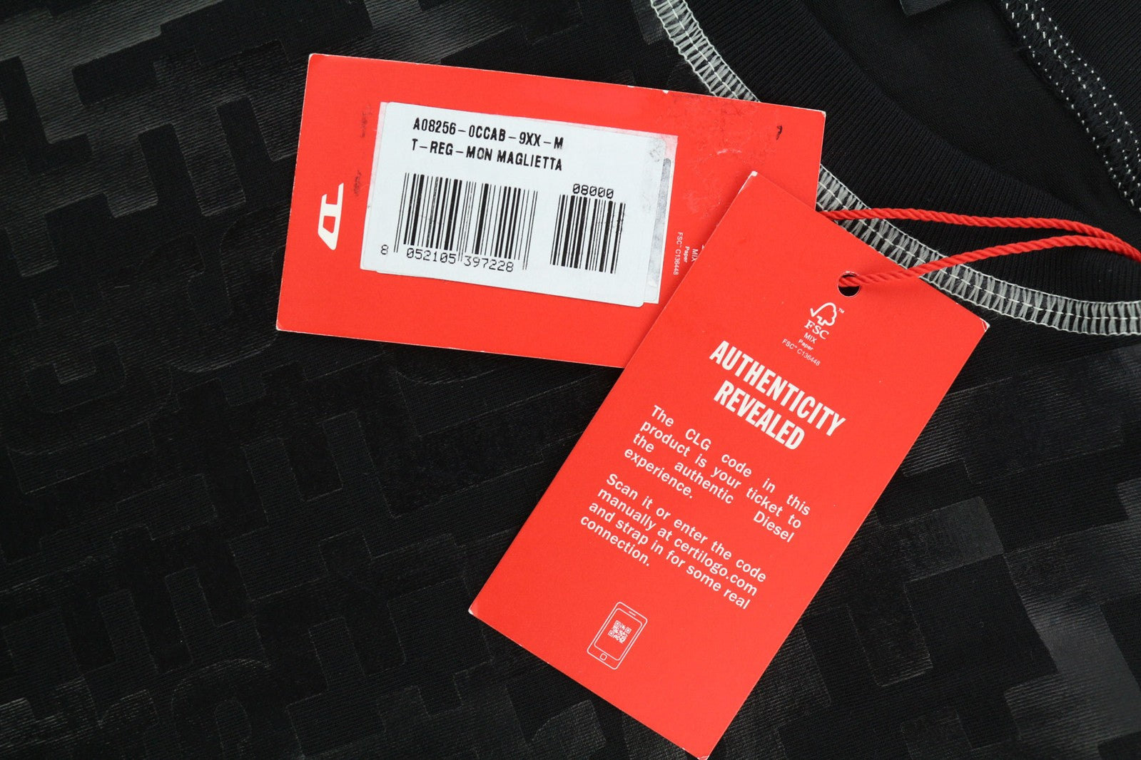 DIESEL T-Reg-Mon moteriški marškinėliai M, juodi, trumpomis rankovėmis, apvalia apykakle, blizgūs, rekomenduojama kaina 125 € 