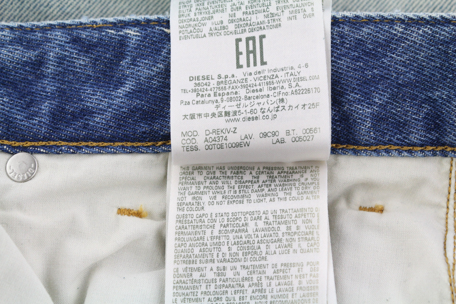 DIESEL D-Rekiv-Z 09C90 vyriški džinsai W32/L34, plėšyti, tiesūs, skalbti, rekomenduojama kaina – 295 € 