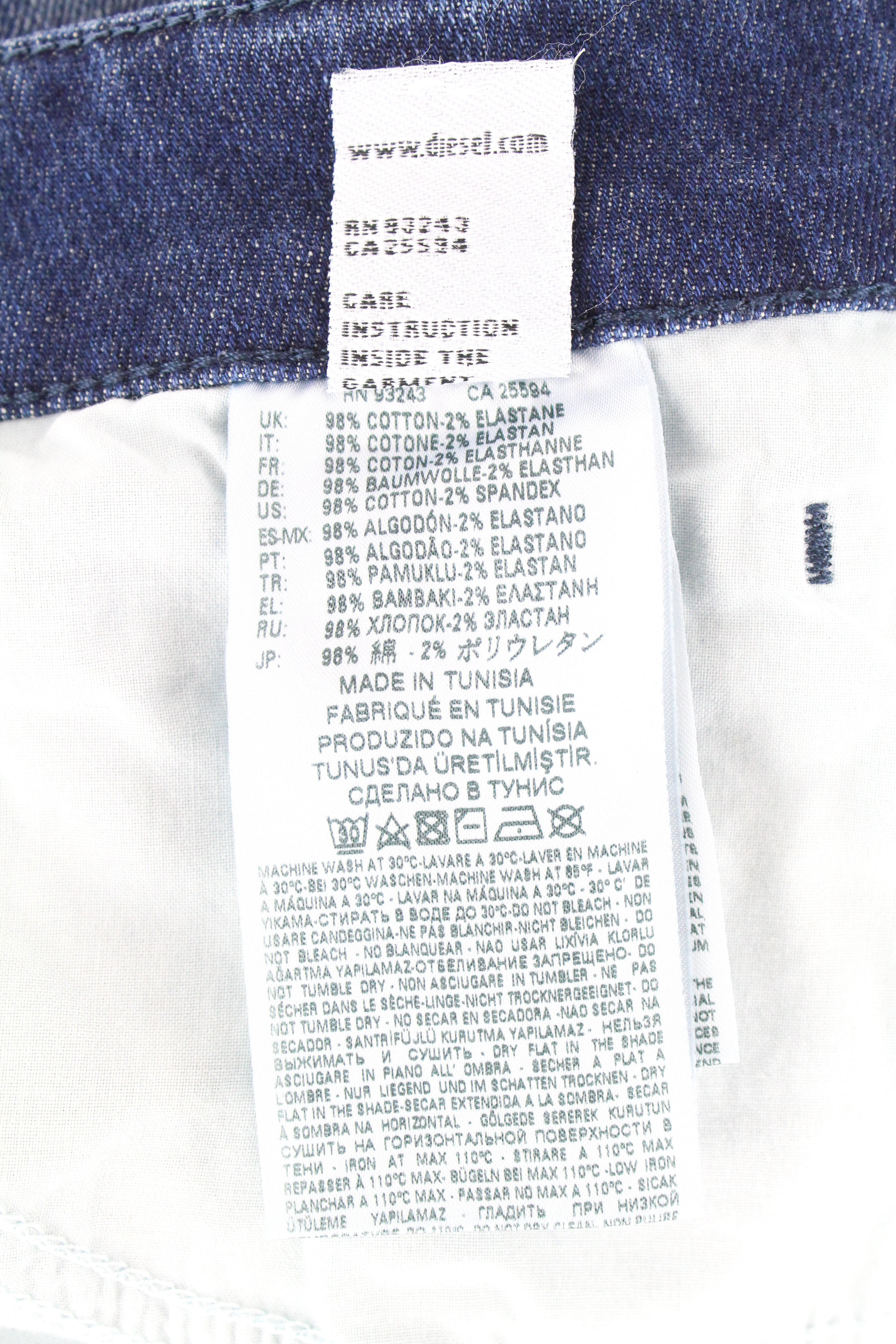 DIESEL D-Bazer 084GR vyriški džinsai W29/L32 mėlyni su sagomis ir tampriu medvilniniu audiniu. 