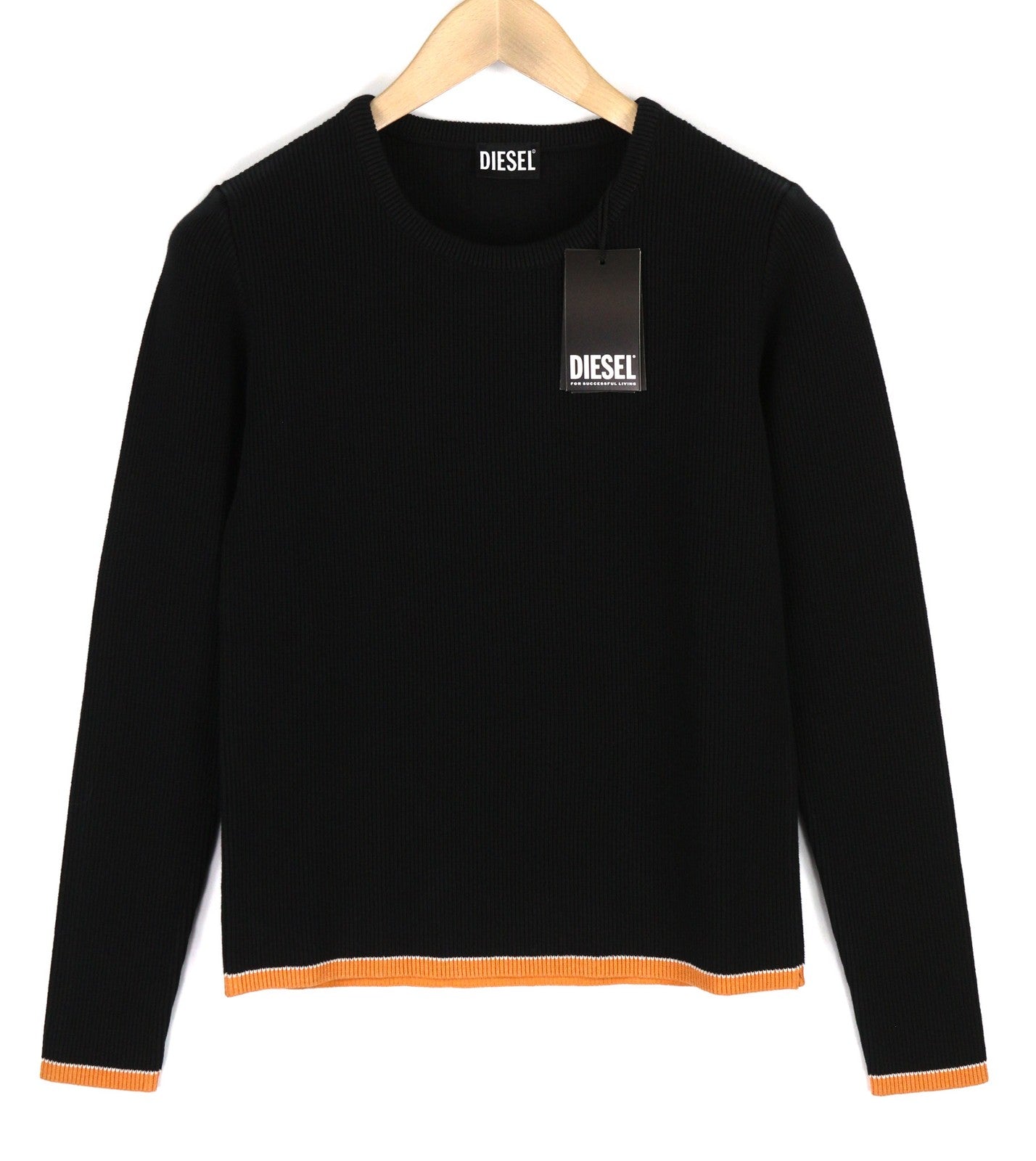 DIESEL M-Ariannew moteriškas megztinis L, juodas, megztinis su apvalia kaklu, tampriu mezginiu, rekomenduojama kaina – 175 € 