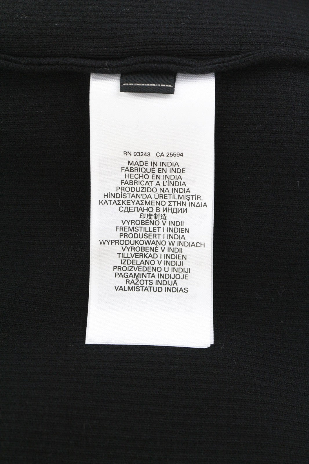 DIESEL M-Ariannew moteriškas megztinis L, juodas, megztinis su apvalia kaklu, tampriu mezginiu, rekomenduojama kaina – 175 € 