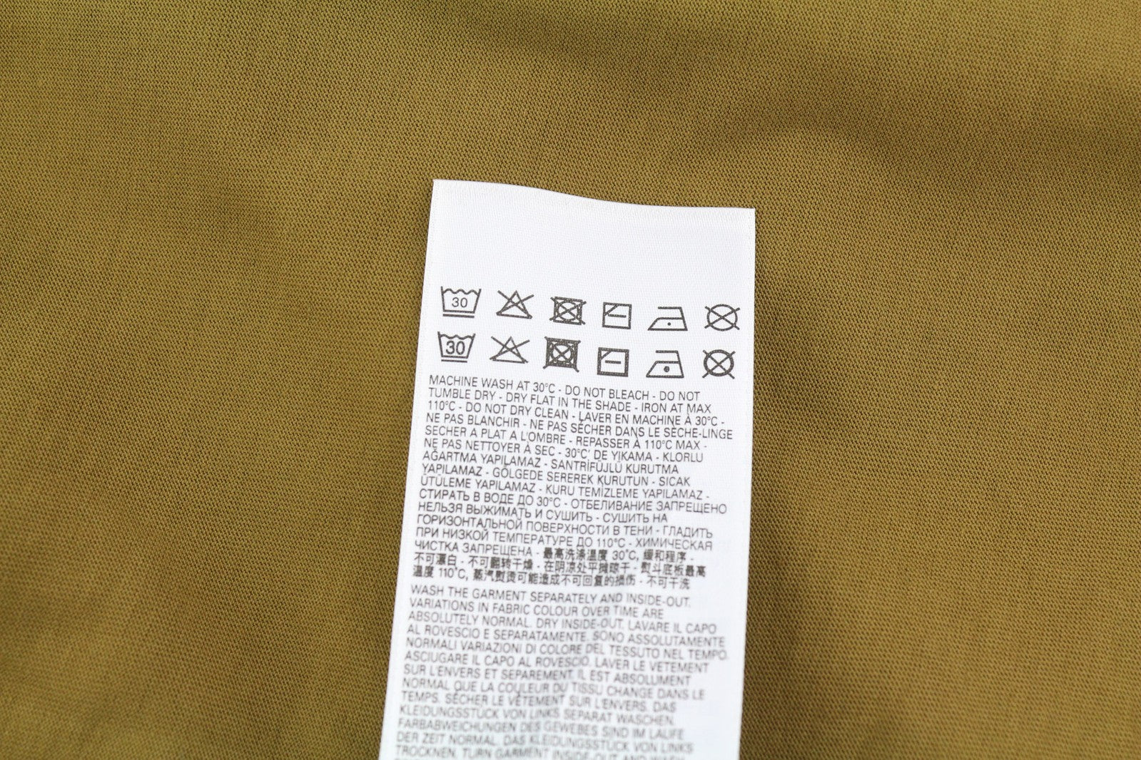 DIESEL T-Diegor-K51 vyriški marškinėliai trumpomis rankovėmis, apvalios iškirptės formos, laisvalaikio stiliaus, trikotažiniai, su logotipu. 