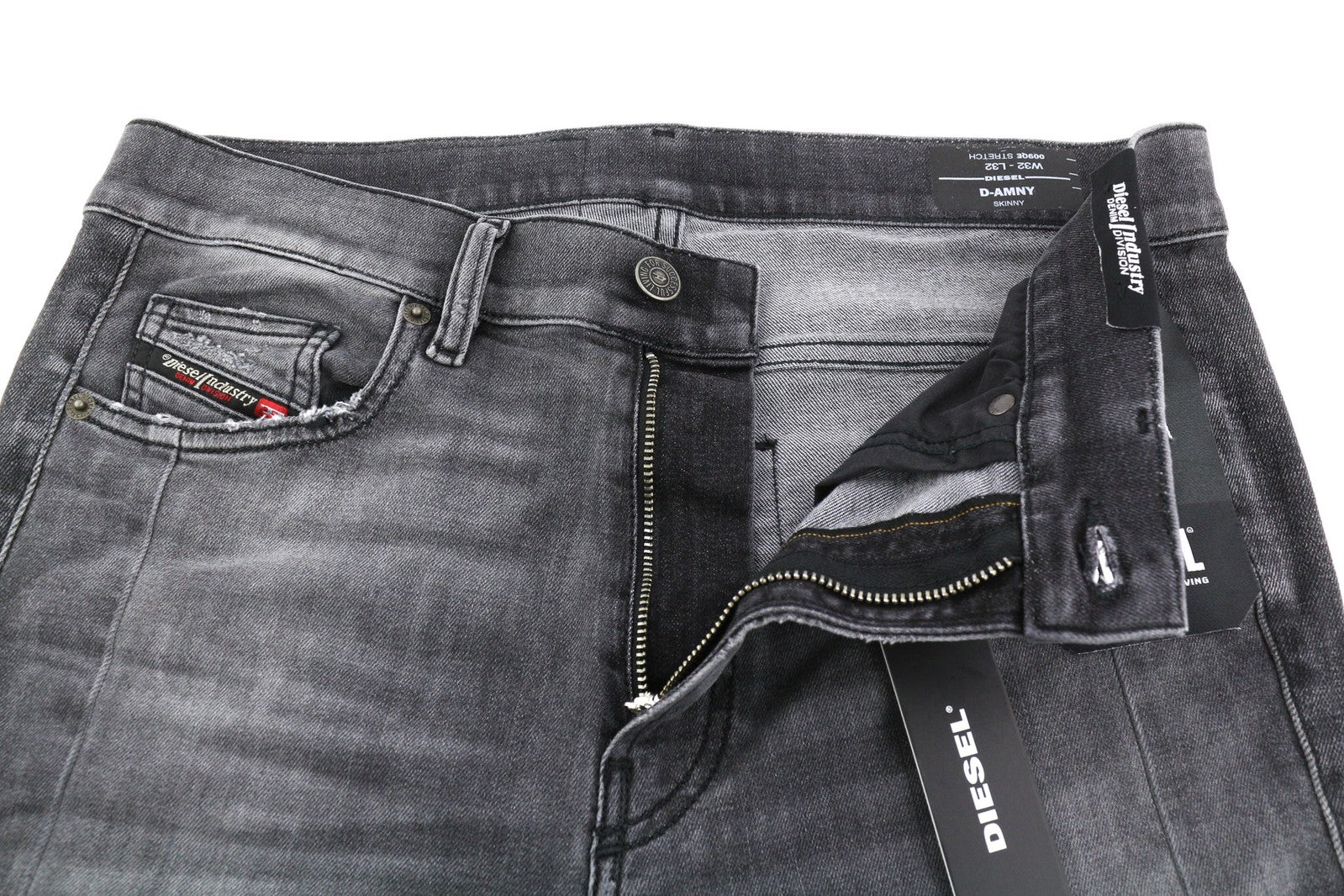 DIESEL D-Amny 009QE vyriški džinsai W32/L32 Skinny, tamprūs, skalbti juodi, rekomenduojama kaina – 225 € 