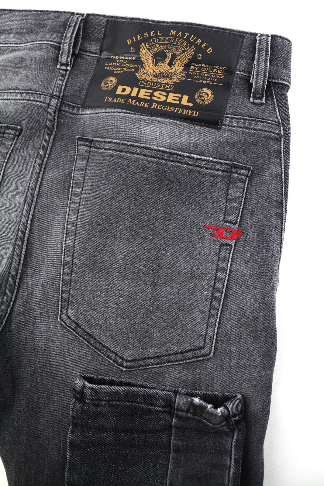 DIESEL D-Amny 009QE vyriški džinsai W32/L32 Skinny, tamprūs, skalbti juodi, rekomenduojama kaina – 225 € 