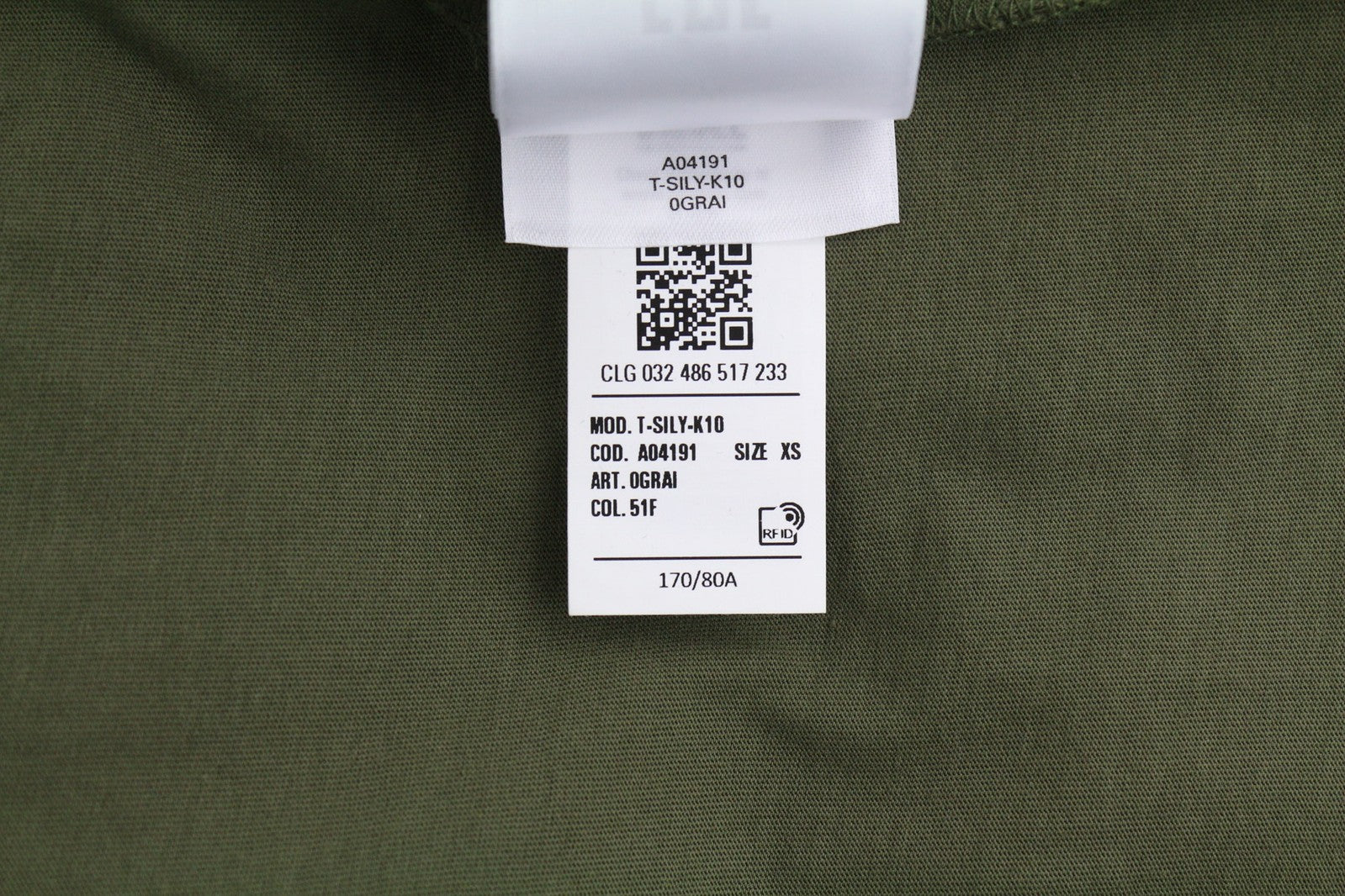 DIESEL T-Sily-K10 moteriški marškinėliai XS dydžio, trumpomis rankovėmis, apvalia kaklo iškirpte, chaki spalvos, laisvalaikio stiliaus. 