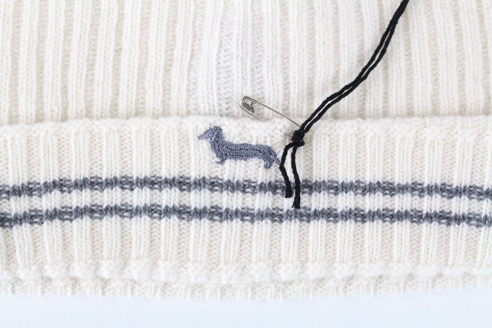 HARMONT &amp; BLAINE Unisex Beanie OS smėlio spalvos vilnonė laisvalaikio stiliaus megzta kepurė su logotipu 