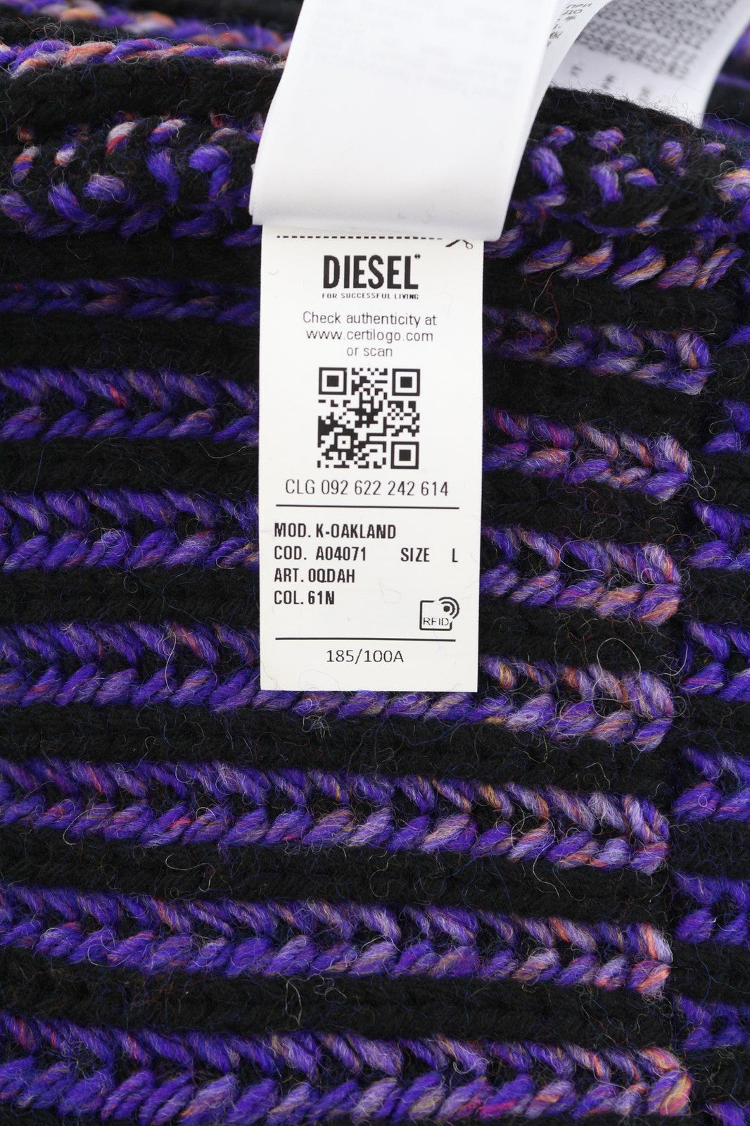 DIESEL K-Oakland vyriškas megztinis L dydžio, vilnos mišinio megztas apvalia kaklo iškirpte, rekomenduojama kaina – 225 € 