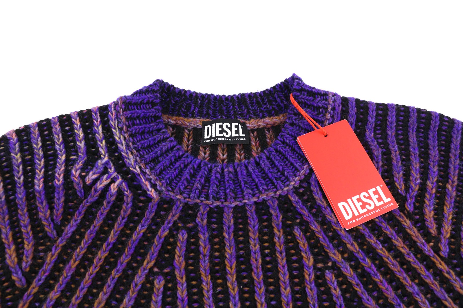DIESEL K-Oakland vyriškas megztinis L dydžio, vilnos mišinio megztas apvalia kaklo iškirpte, rekomenduojama kaina – 225 € 