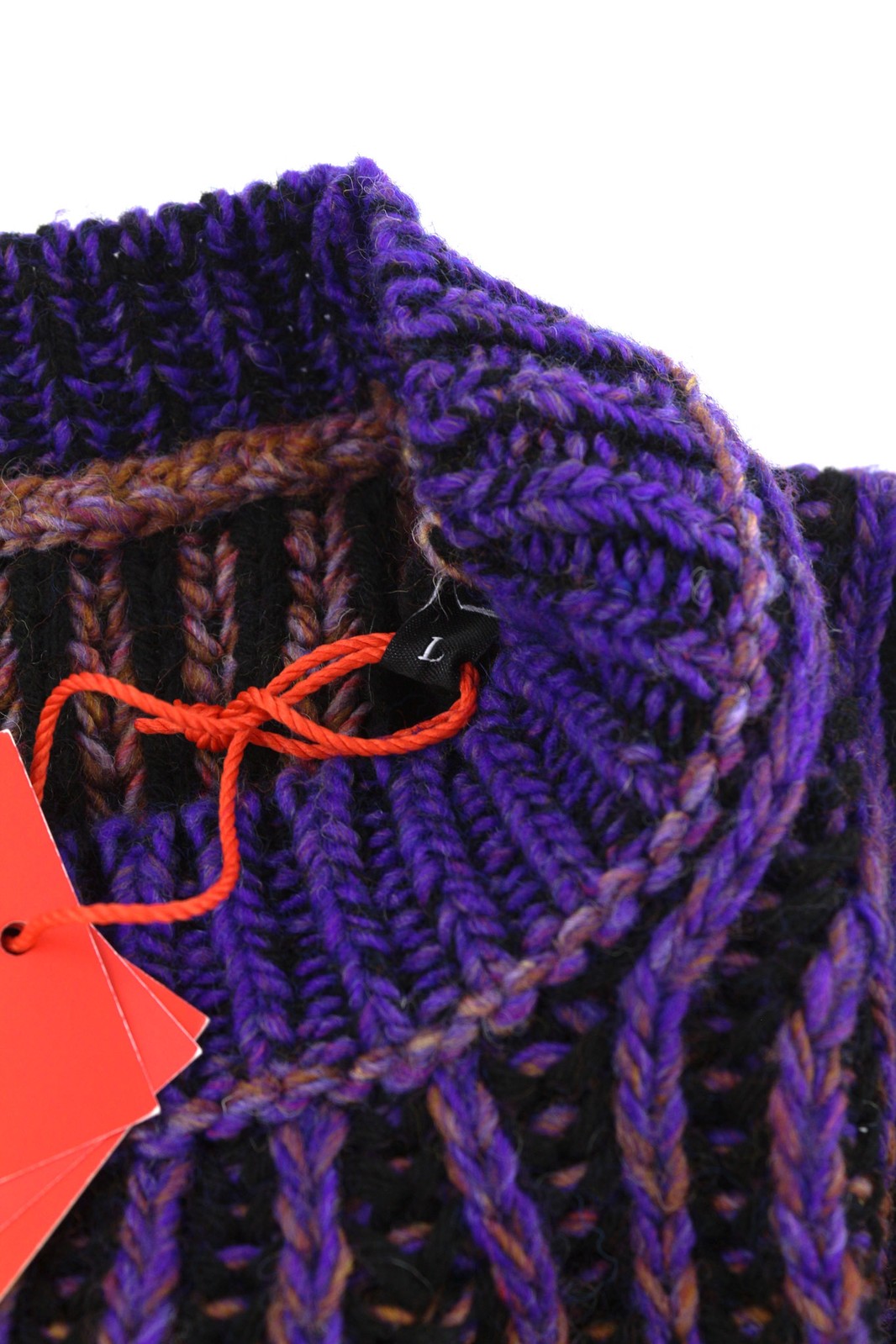 DIESEL K-Oakland vyriškas megztinis L dydžio, vilnos mišinio megztas apvalia kaklo iškirpte, rekomenduojama kaina – 225 € 