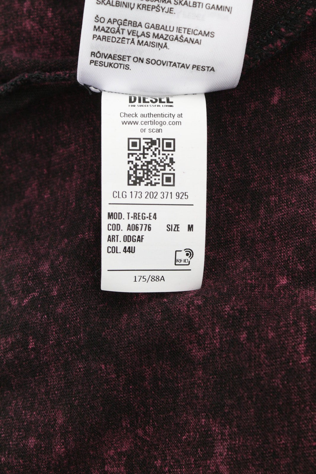 DIESEL T-Reg-E4 moteriški marškinėliai M, bordo spalvos, trumpomis rankovėmis, apvalia apykakle, skalbti. Rekomenduojama kaina – 125 €. 