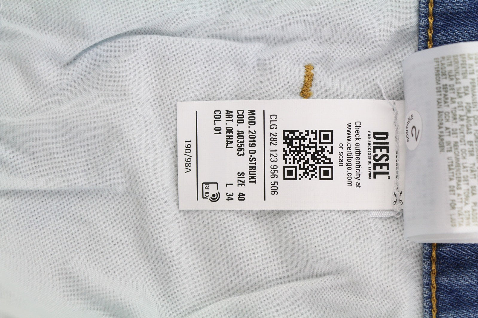 DIESEL 2019 D-Strukt 0EHAJ vyriški džinsai W40/L34 vidutinio juosmens, ploni, skalbtos mėlynos spalvos 