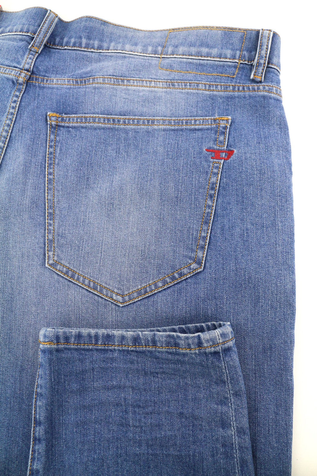 DIESEL 2019 D-Strukt 0EHAJ vyriški džinsai W40/L34 vidutinio juosmens, ploni, skalbtos mėlynos spalvos 