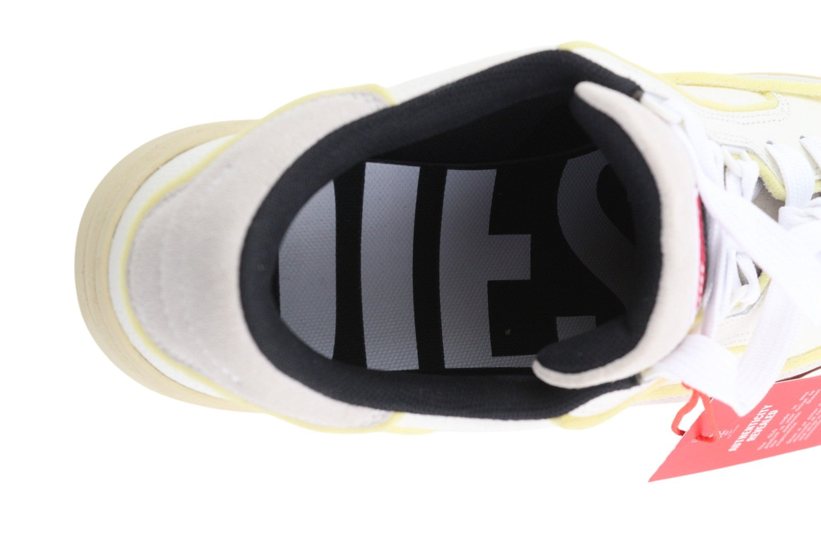 DIESEL S-Sinna žemakulniai vyriški sportbačiai, EU41, balti, odiniai, žemakulniai, suvarstomi, rekomenduojama kaina – 160 € 