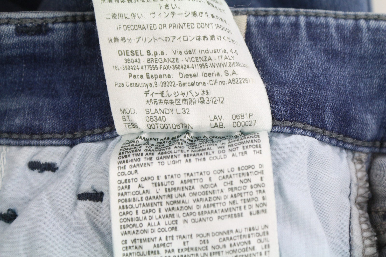 DIESEL Slandy 0681P moteriški džinsai W25/L32 Super Slim Skinny Regular Waist RRP155