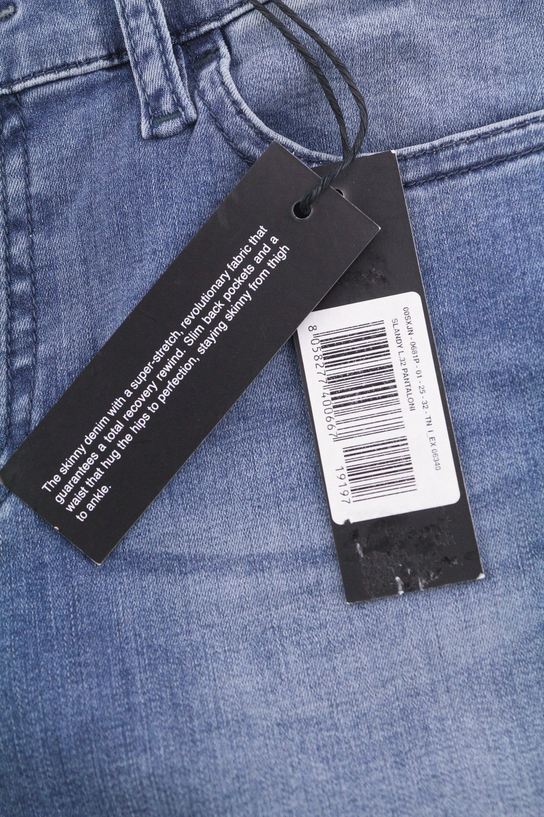 DIESEL Slandy 0681P moteriški džinsai W25/L32 Super Slim Skinny Regular Waist RRP155