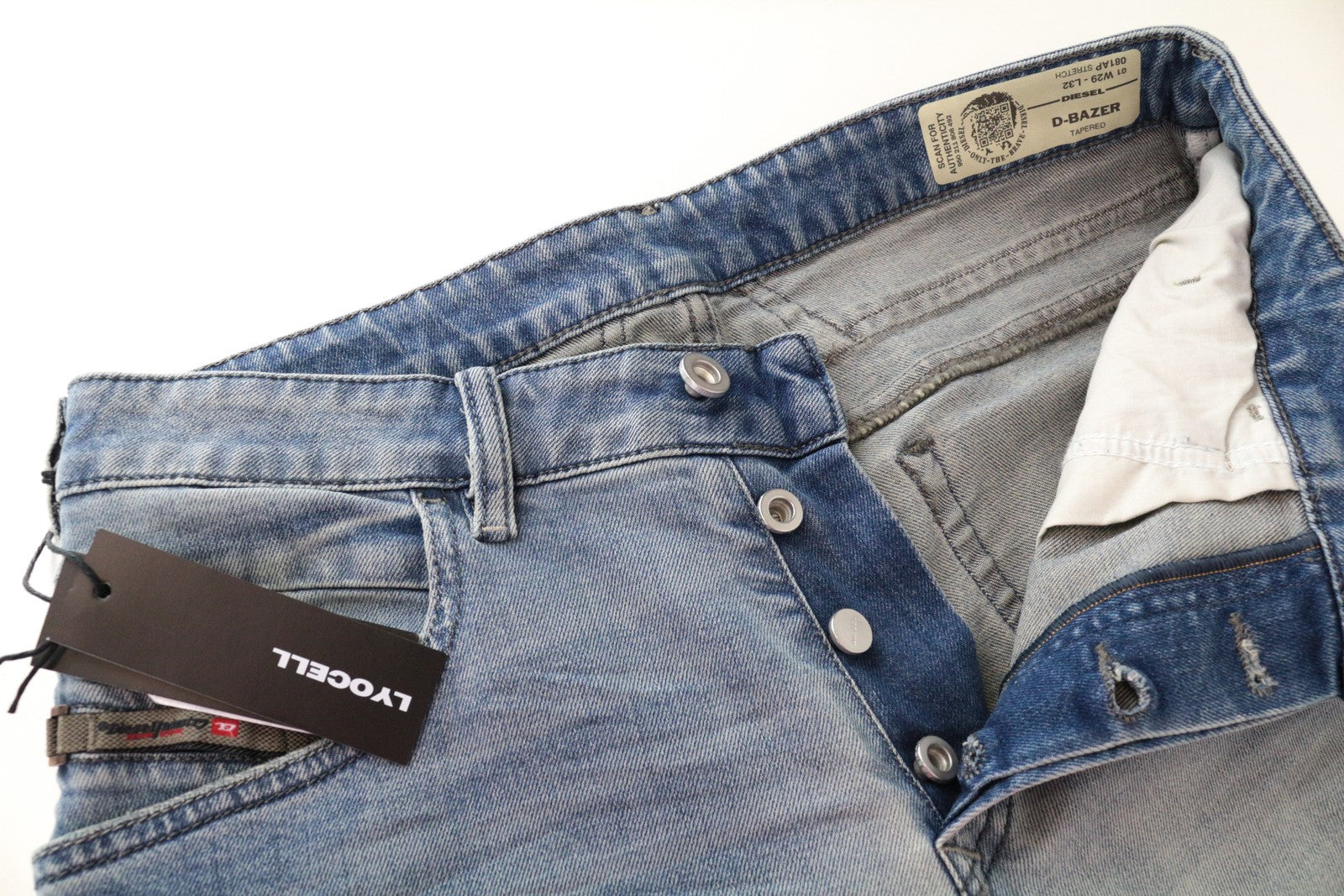 DIESEL D-Bazer 081AP vyriški džinsai W29/L32 šviesiai mėlyni, medvilniniai, siaurėjantys 