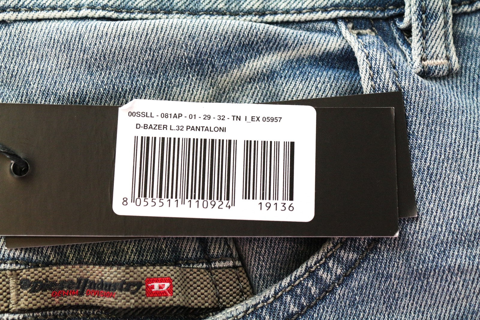 DIESEL D-Bazer 081AP vyriški džinsai W29/L32 šviesiai mėlyni, medvilniniai, siaurėjantys 