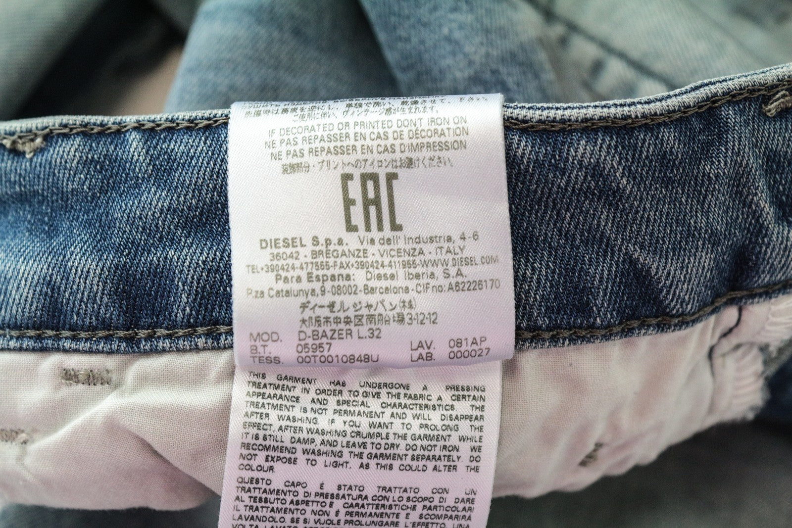 DIESEL D-Bazer 081AP vyriški džinsai W29/L32 šviesiai mėlyni, medvilniniai, siaurėjantys 