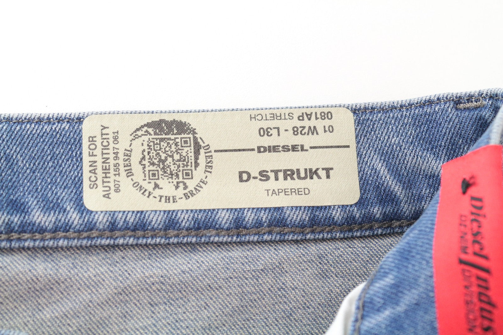 DIESEL D-Bazer 081AP vyriški džinsai W28/L30 šviesiai mėlyni, siaurėjantys, tamprūs, minkšti medvilniniai džinsai 