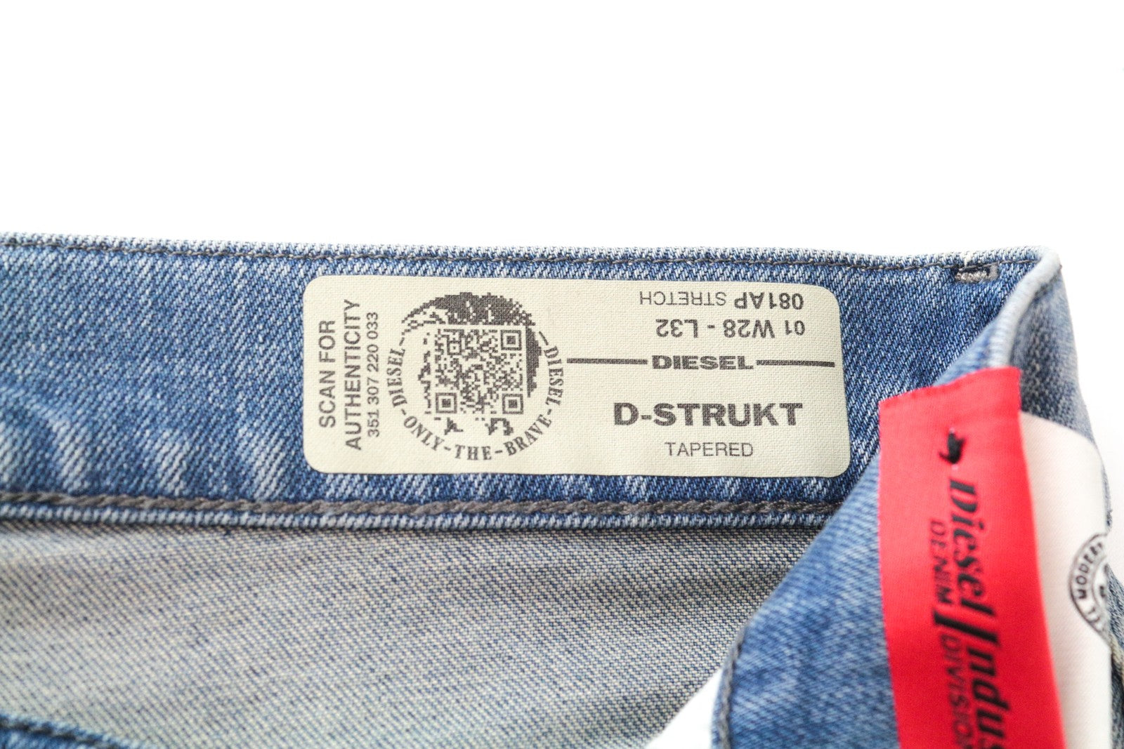 DIESEL D-Bazer 081AP vyriški džinsai W28/L32 su apnašomis, siaurėjančios, mėlynos spalvos, tamprios medvilnės medžiagos 