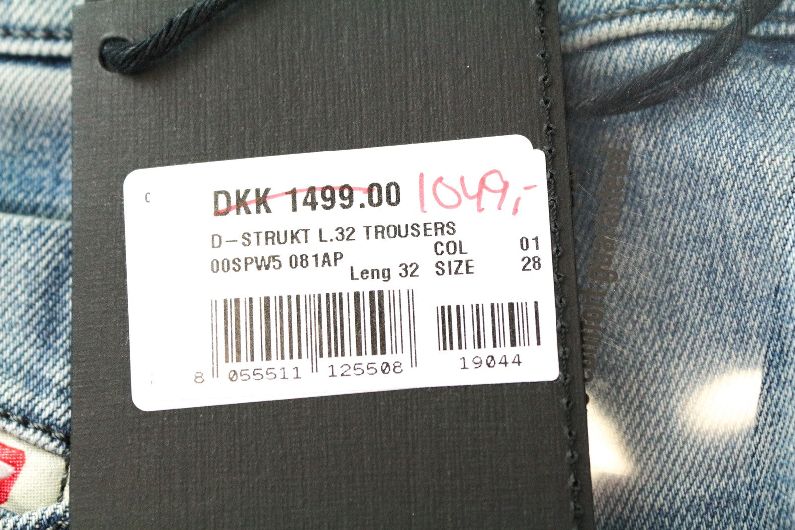 DIESEL D-Bazer 081AP vyriški džinsai W28/L32 su apnašomis, siaurėjančios, mėlynos spalvos, tamprios medvilnės medžiagos 