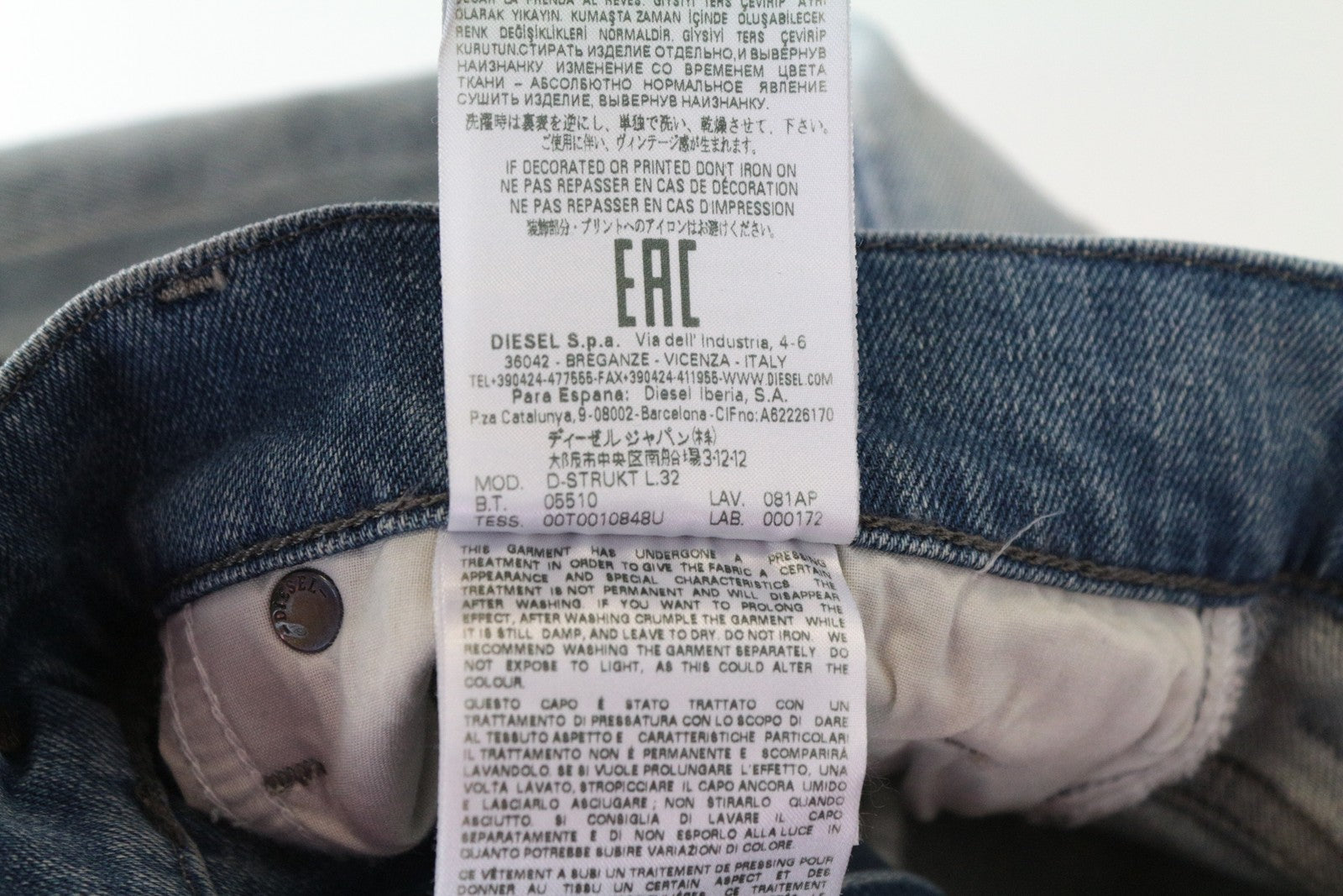 DIESEL D-Bazer 081AP vyriški džinsai W28/L32 su apnašomis, siaurėjančios, mėlynos spalvos, tamprios medvilnės medžiagos 