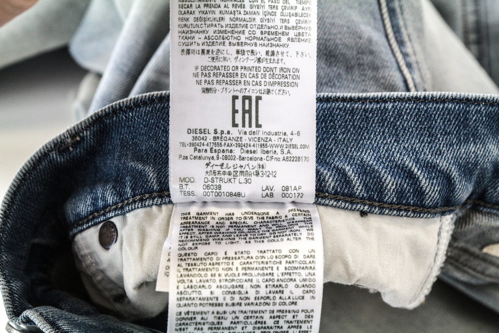 DIESEL D-Bazer 081AP vyriški džinsai W29/L30 mėlyni, siaurėjantys, medvilniniai, su 5 kišenėmis 