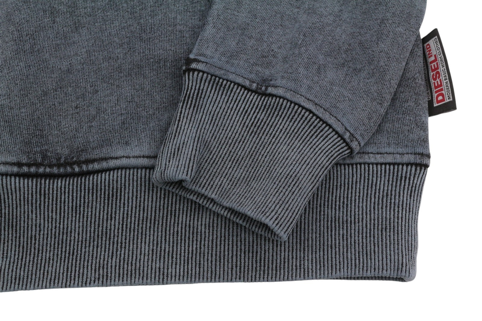 DIESEL S-Ginn-Hood-E1 vyriškas džemperis su gobtuvu M, pilkos spalvos, su gobtuvu, kengūros spalvos, rekomenduojama kaina – 195 € 