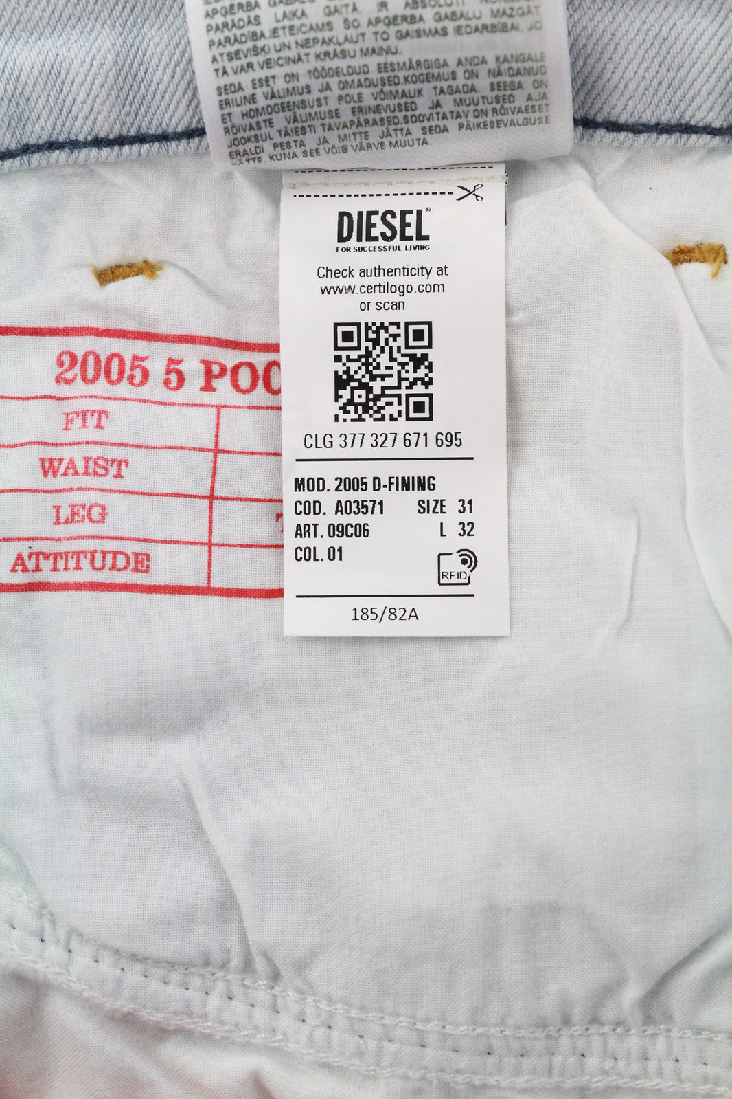 DIESEL 2005 D-Fining 09C06 vyriški džinsai W31/L32 įprasto kirpimo, siaurėjančiomis klešnėmis, vidutinio juosmens aukštyje 