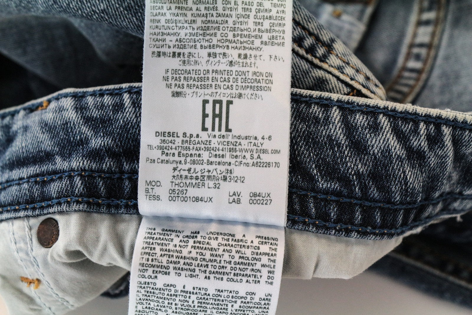DIESEL Thommer 084UX vyriški džinsai W27/L32 Mėlynos medvilnės tamprios plonos, siauros 