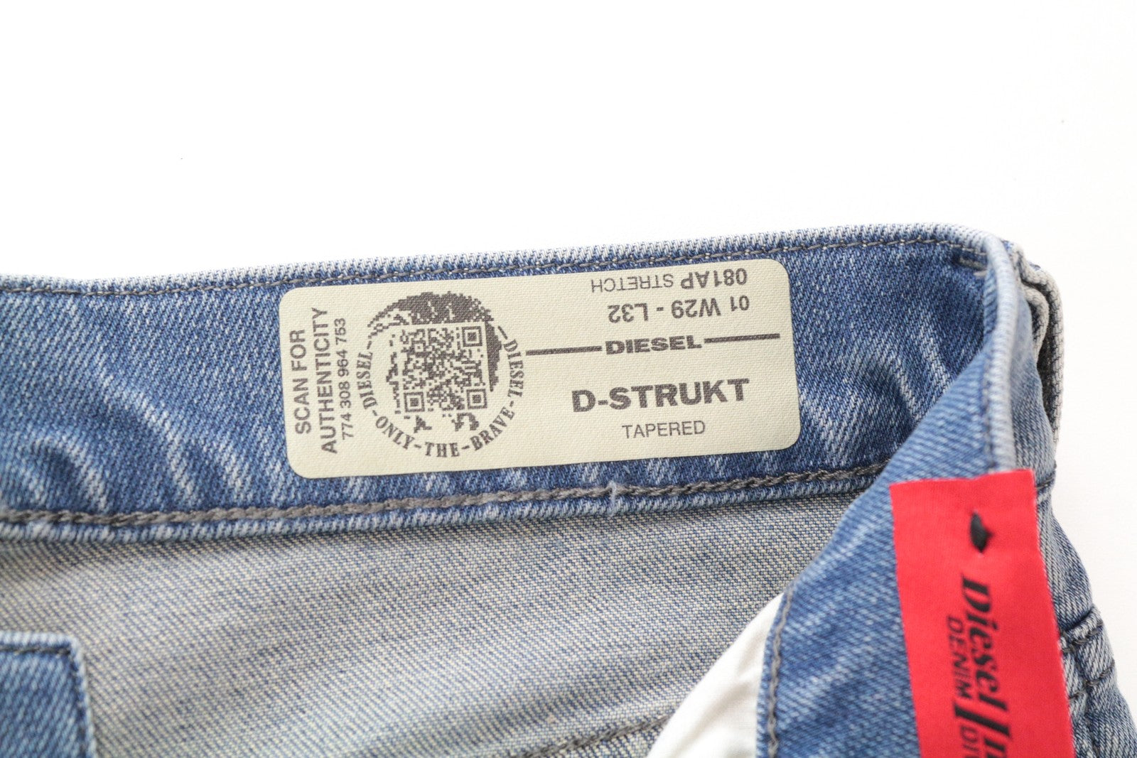 DIESEL D-Bazer 081AP vyriški džinsai W29/L32 šviesiai mėlyni, siaurėjantys, tamprūs medvilniniai džinsai 