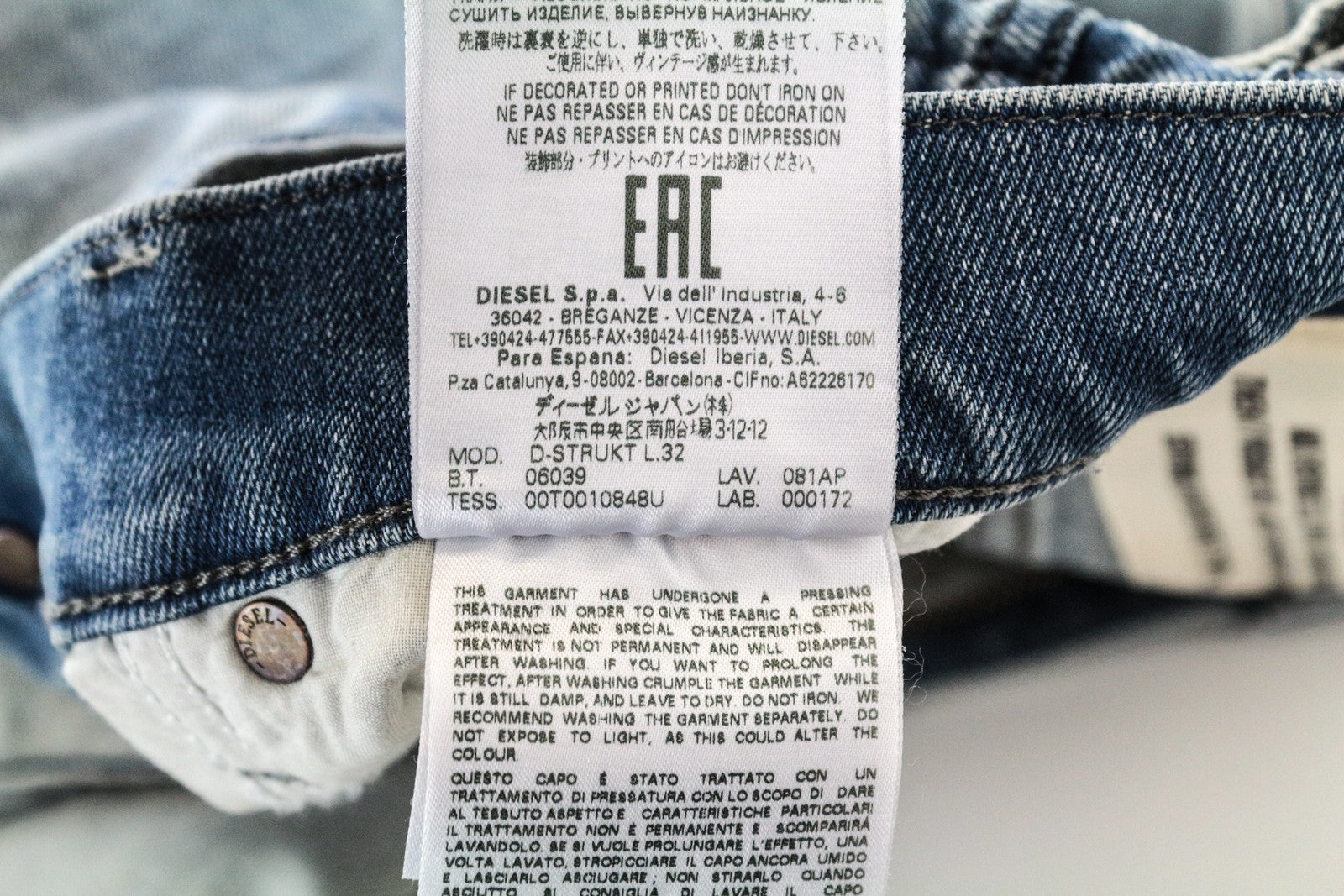 DIESEL D-Bazer 081AP vyriški džinsai W29/L32 šviesiai mėlyni, siaurėjantys, tamprūs medvilniniai džinsai 