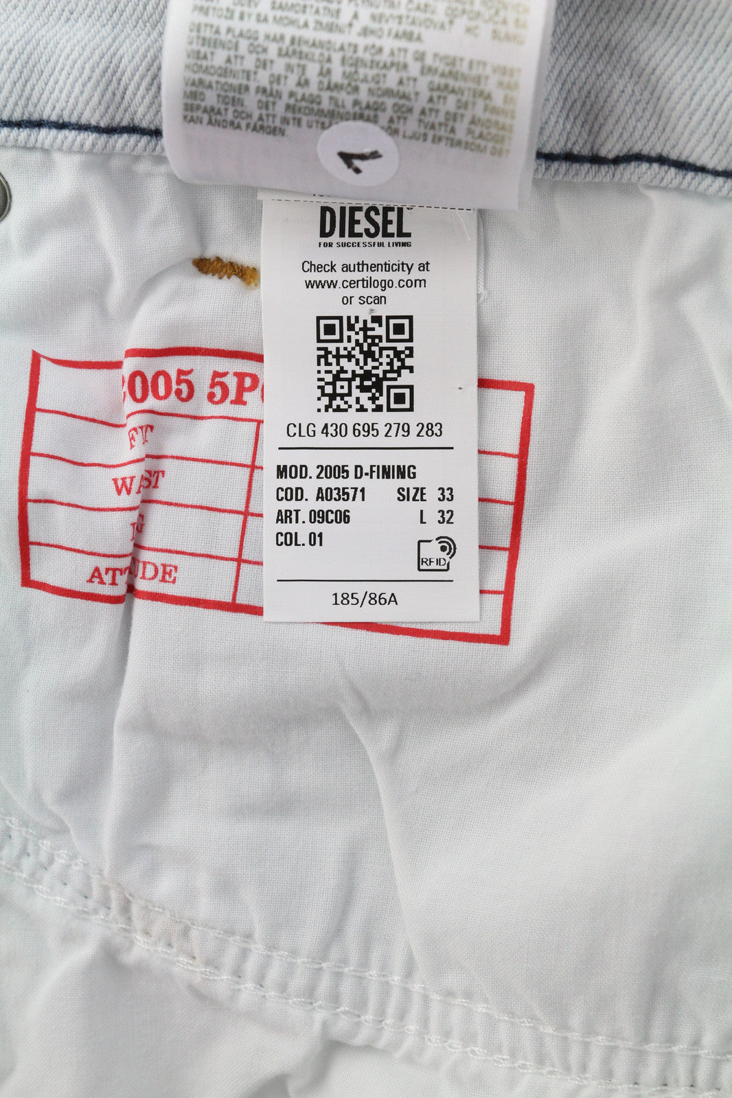 DIESEL 2005 D-Fining 09C06 vyriški džinsai W33/L32 įprasto kirpimo, siaurėjančiomis klešnėmis, vidutinio juosmens aukštyje 