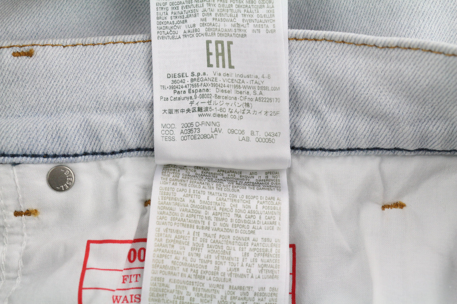 DIESEL 2005 D-Fining 09C06 vyriški džinsai W36/L34 įprasto kirpimo, siaurėjančiomis klešnėmis, vidutinio juosmens aukštyje 