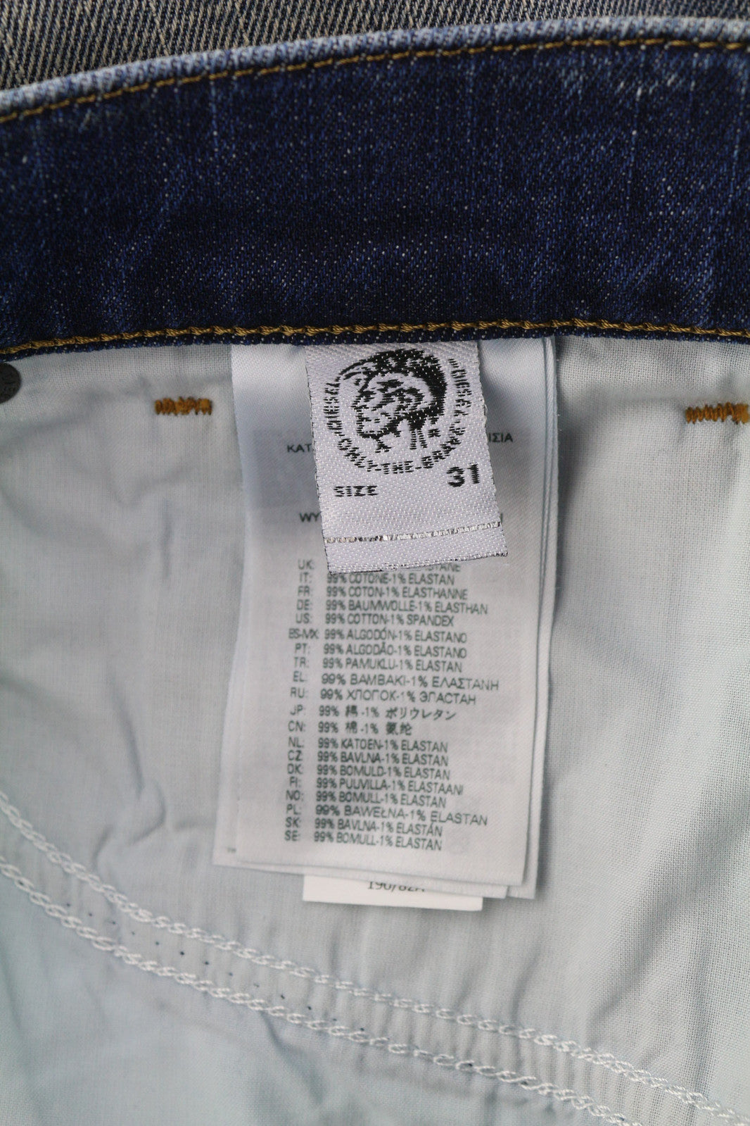 DIESEL D-Fining Z9A05 vyriški džinsai W31/L34 siaurėjantys, tamprūs, skalbtos mėlynos spalvos, rekomenduojama kaina – 225 € 