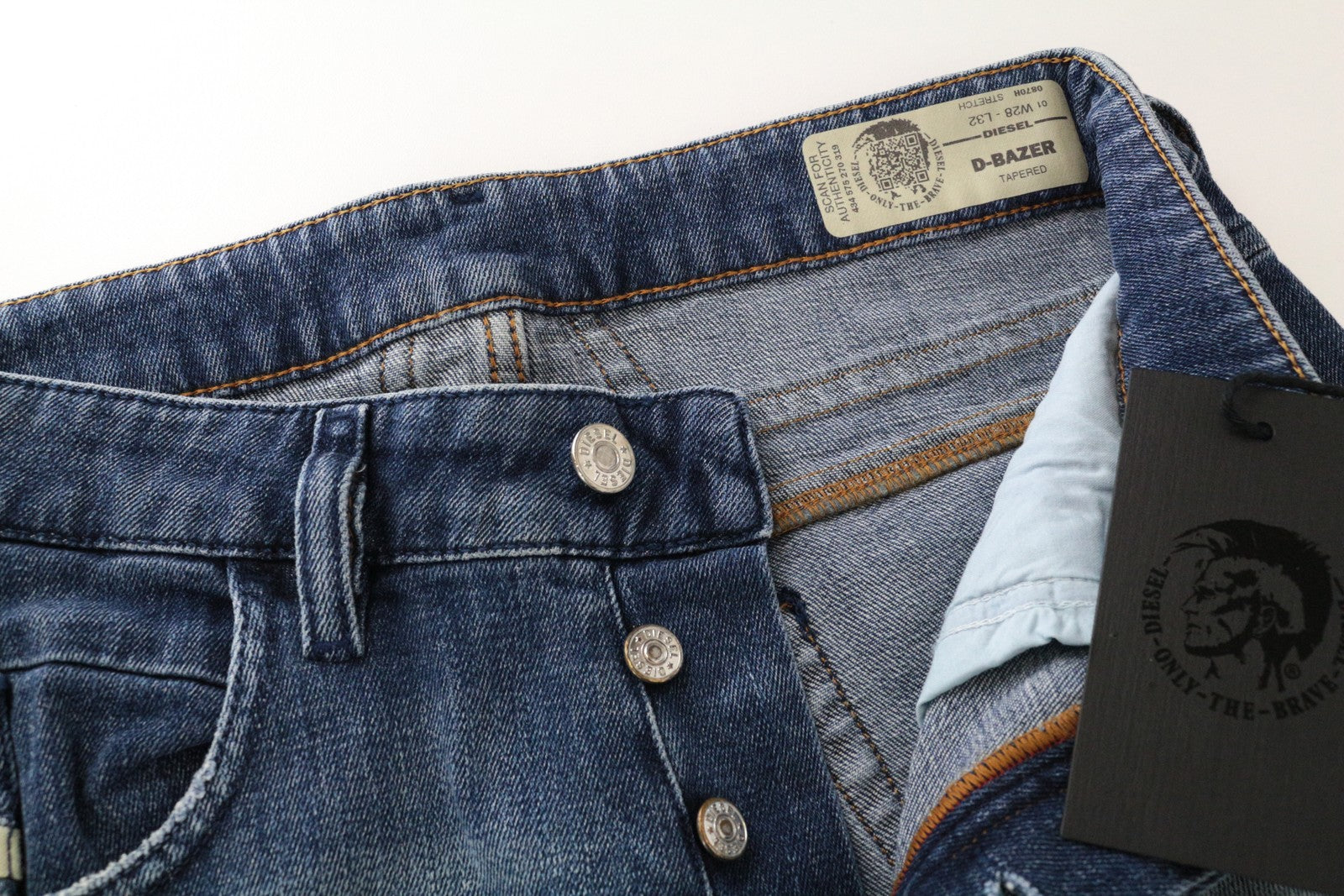 DIESEL D-Bazer 0870H vyriški džinsai W28/L32 mėlyni, skalbti, siaurėjantys, tamprūs medvilniniai džinsai 