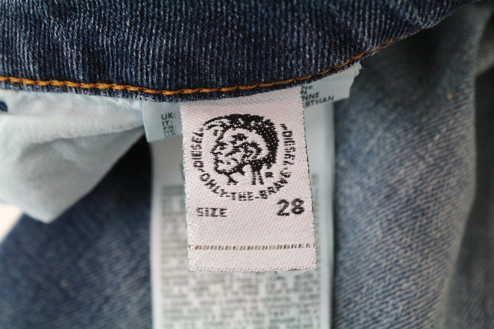 DIESEL D-Bazer 0870H vyriški džinsai W28/L32 mėlyni, skalbti, siaurėjantys, tamprūs medvilniniai džinsai 