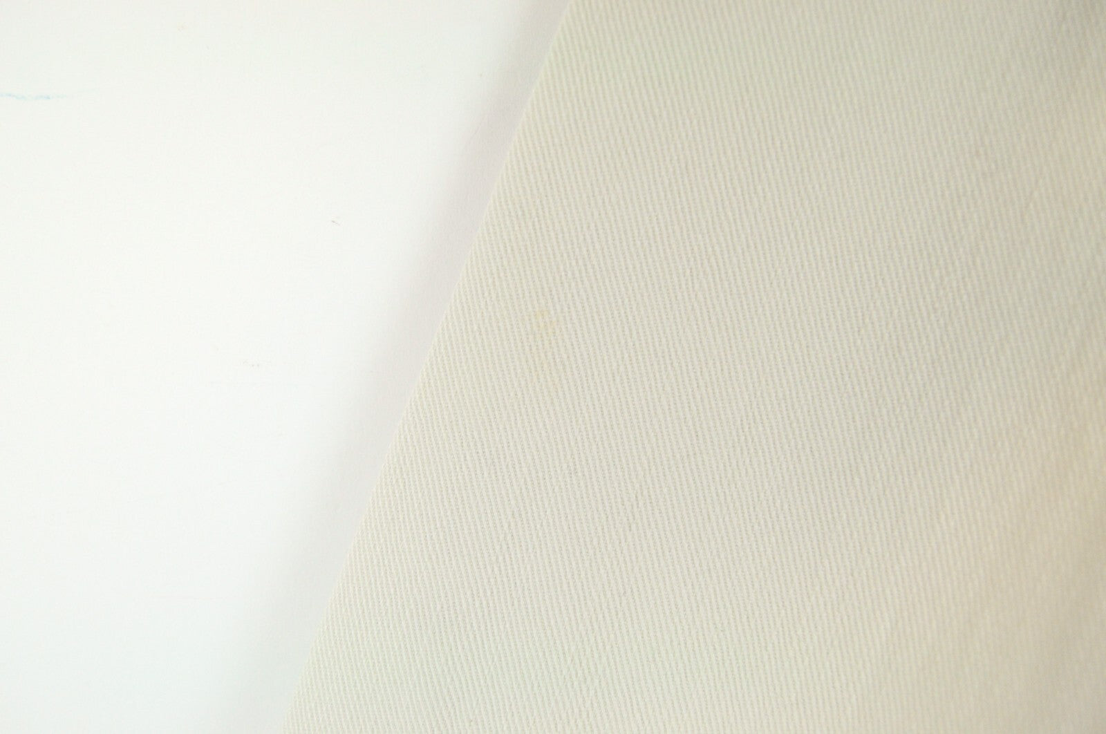 MAISON SCOTCH Slim džinsai W30 L32 balkšvai baltos spalvos, tamprios medvilnės tekstūros, laisvalaikio stiliaus. 