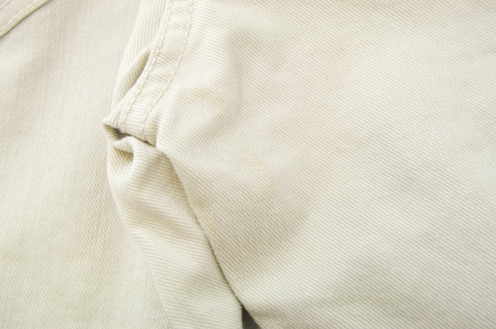 MAISON SCOTCH Slim džinsai W30 L32 balkšvai baltos spalvos, tamprios medvilnės tekstūros, laisvalaikio stiliaus. 