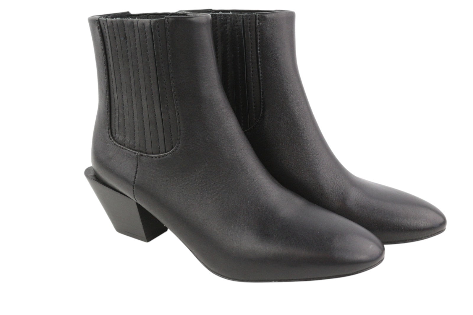 DIESEL D-Texanne CH moteriški aulinukai, 39 dydis, juodos odos, migdolų spalvos, palaidinė su kulkšnimis, rekomenduojama kaina – 290 € 