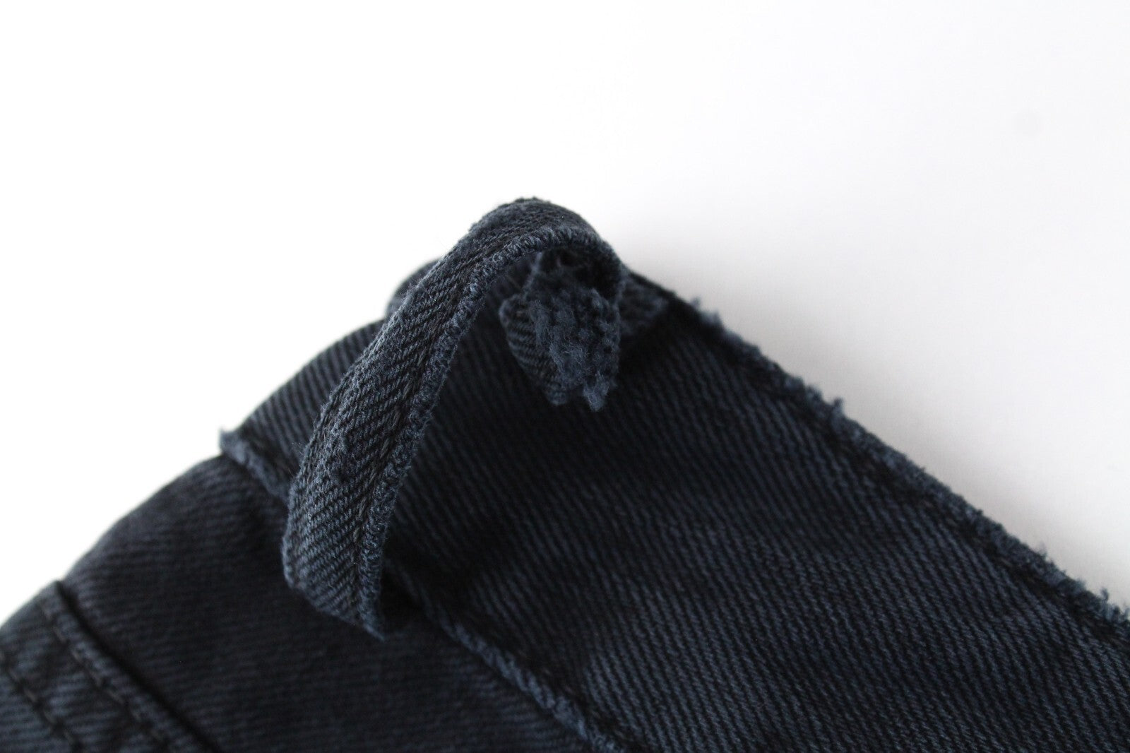 DIESEL Neekhol 084PM moteriški W30/L32 plėšyti tiesūs džinsai tamsiai mėlyni medvilniniai 