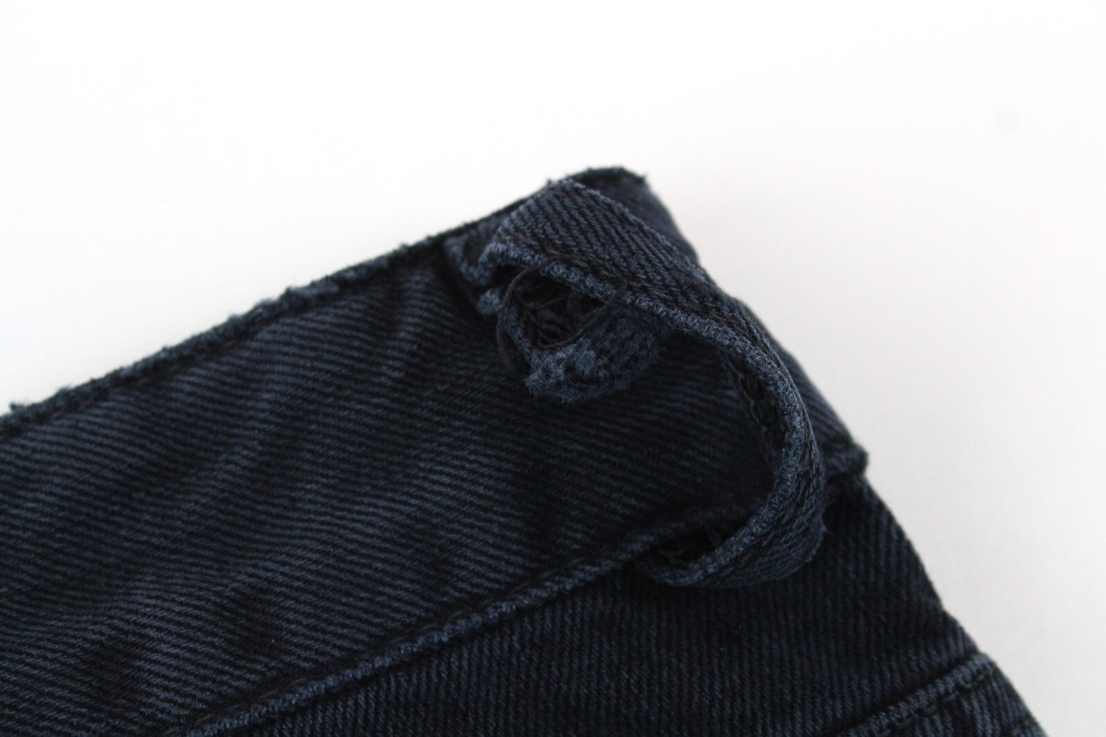 DIESEL Neekhol 084PM moteriški W30/L32 plėšyti tiesūs džinsai tamsiai mėlyni medvilniniai 