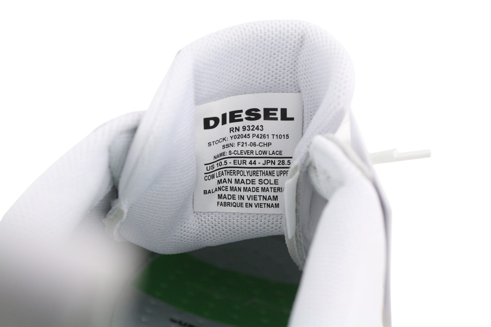 DIESEL S-Clever žemi nėrinių vyriški sportbačiai, EU44, baltos odos, migdolų nosis, rekomenduojama kaina – 140 € 