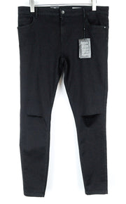 VERO MODA moteriški juodi džinsai, 2XL dydžio, vidutinio liemens, plėšyti, tamprūs, ploni medvilniniai. 