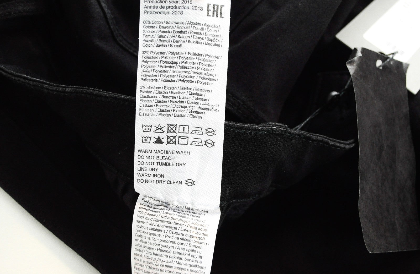 VERO MODA moteriški juodi džinsai, 2XL dydžio, vidutinio liemens, plėšyti, tamprūs, ploni medvilniniai. 